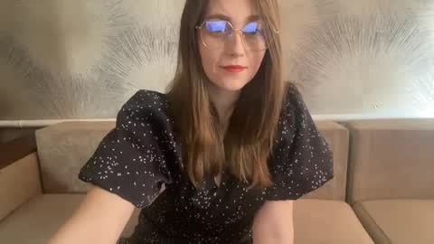 lunafeather online show from 04-01-26, 04:24