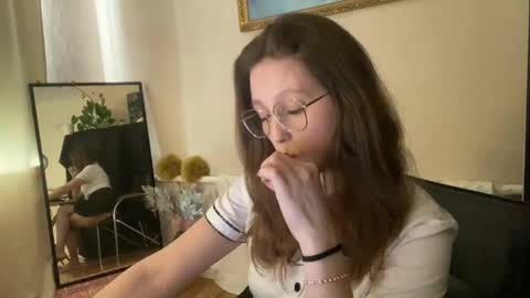 lunafeather online show from 04-19-26, 12:04