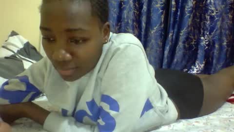 lunah_kitty online show from 04-16-26, 06:09