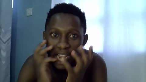 lunalove22_ online show from 11-22-25, 03:27