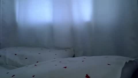 lunalove22_ online show from 11-23-25, 03:01