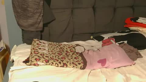 lunalove22_ online show from 05-11-26, 02:45