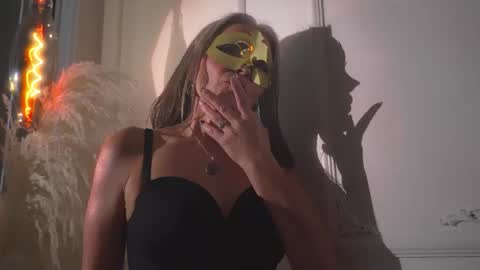 lunamisteriosa_ online show from 12-23-25, 10:02