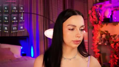 Luna  next streams Mon Fri Sat Sun 8pm-5am gmt0 online show from 10-04-25, 08:51