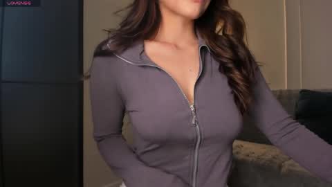 Aisha online show from 04-02-26, 11:52