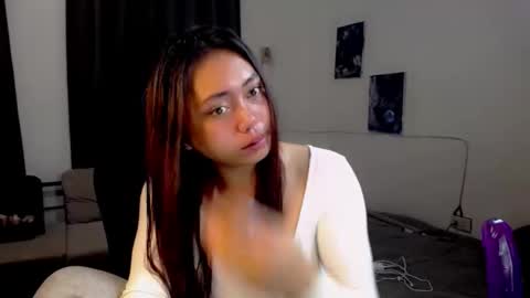 Luna online show from 04-23-26, 06:32
