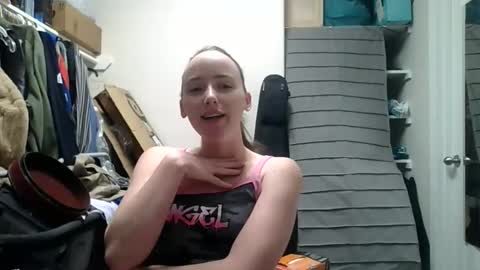 lunapixie2020 online show from 05-15-26, 02:51