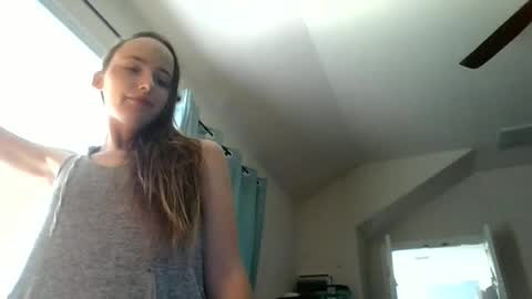 Snapshot of lunapixie2020 chatting on 06-18-26, 09:30 lunapixie2020 online show from 06-18-26, 09:30