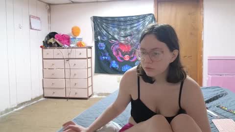 lunaquinn45 online show from 12-23-24, 02:35