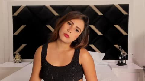 Snapshot of lunara_vall chatting on 04-26-26, 08:50 Lia 3 online show from 04-26-26, 08:50