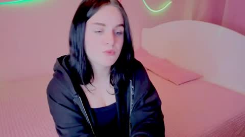 Snapshot of lunariaas chatting on 04-15-26, 07:43 Valeria online show from 04-15-26, 07:43