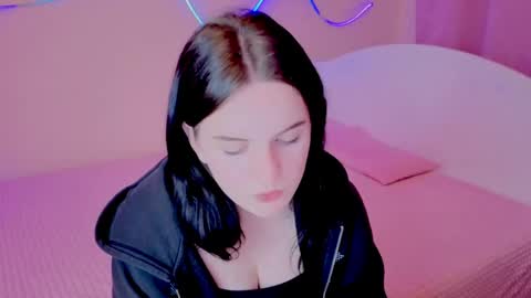 Snapshot of lunariaas chatting on 04-15-26, 07:58 Valeria online show from 04-15-26, 07:58
