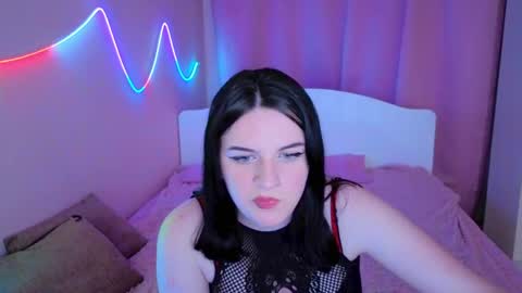 Snapshot of lunariaas chatting on 05-13-26, 08:27 Valeria online show from 05-13-26, 08:27