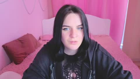 Snapshot of lunariaas chatting on 05-19-26, 08:09 Valeria online show from 05-19-26, 08:09