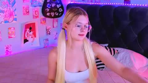 Snapshot of lunariafox chatting on 07-15-26, 02:55 lunariafox online show from 07-15-26, 02:55