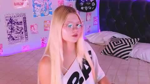 Snapshot of lunariafox chatting on 07-28-26, 03:21 lunariafox online show from 07-28-26, 03:21