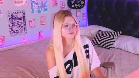 Snapshot of lunariafox chatting on 07-28-26, 06:20 lunariafox online show from 07-28-26, 06:20