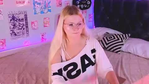 Snapshot of lunariafox chatting on 07-28-26, 07:39 lunariafox online show from 07-28-26, 07:39