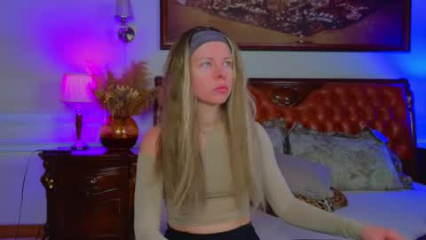 Snapshot of lunarishi chatting on 01-13-26, 06:08 Luna Rishi online show from 01-13-26, 06:08