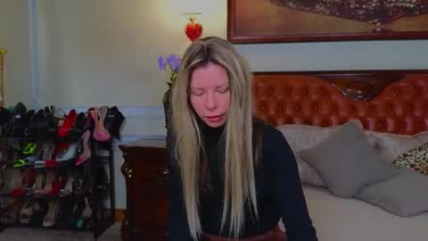 Luna Rishi online show from 02-16-26, 06:09