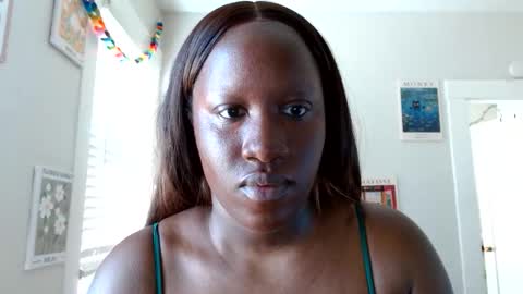 lunarnoelle online show from 03-19-26, 07:07