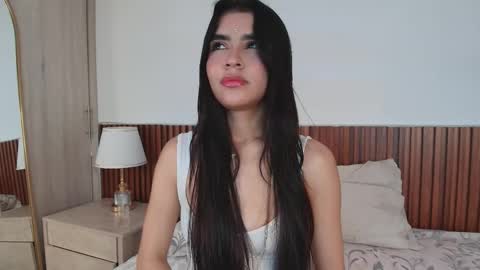 Luna Rousse online show from 04-11-26, 03:33