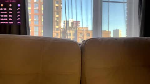 Snapshot of lunarspark chatting on 10-27-25, 04:05 Michelle online show from 10-27-25, 04:05