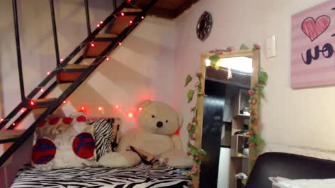 Snapshot of lunasky83 chatting on 01-17-25, 11:06 luna online show from 01-17-25, 11:06