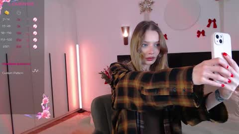 LunaticaBae online show from 01-17-26, 02:49