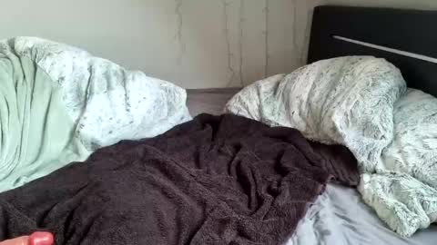 Luna  powered by bitch dust online show from 01-18-25, 03:38