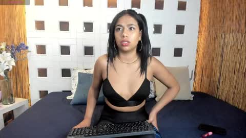 lunavelvet__ online show from 05-13-26, 03:09