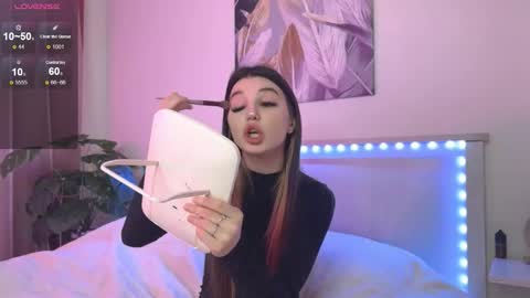 Veronica online show from 12-16-25, 11:15