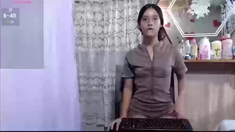 Snapshot of lunawillis chatting on 09-23-25, 09:18 Luna online show from 09-23-25, 09:18