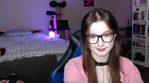 LunaXcherry online show from 03-30-26, 06:20