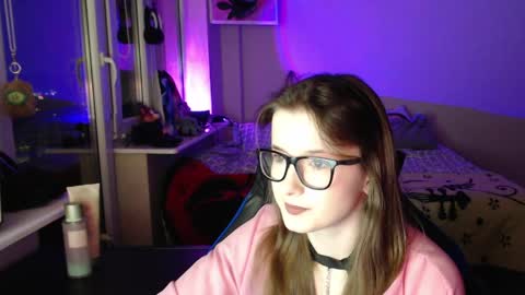 LunaXcherry online show from 04-06-26, 07:04