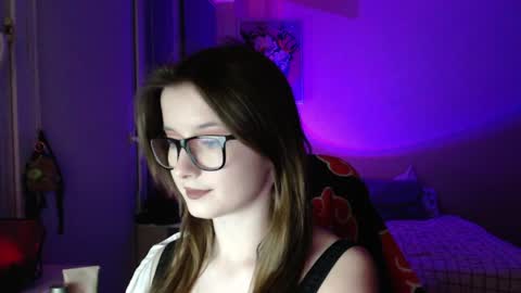 LunaXcherry online show from 04-16-26, 06:19