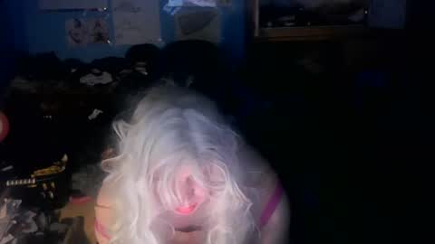 Snapshot of lunaxxxx97 chatting on 05-27-26, 03:03 LunaXXX online show from 05-27-26, 03:03