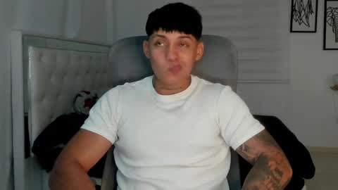 Lunay online show from 04-15-26, 12:17