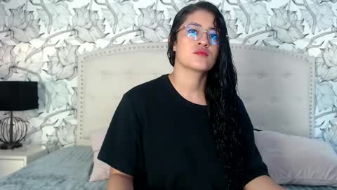 Luna and Kian online show from 05-21-26, 03:24