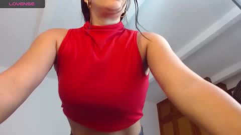 Snapshot of lunayois02 chatting on 01-05-25, 02:49 lunayois02 online show from 01-05-25, 02:49