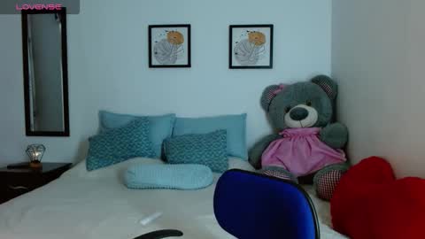 Snapshot of lunayois02 chatting on 10-06-25, 09:40 lunayois02 online show from 10-06-25, 09:40