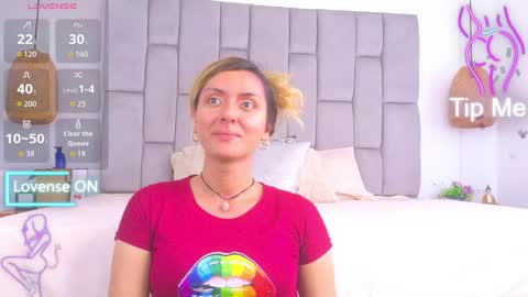 lunitadiva online show from 10-19-25, 03:23