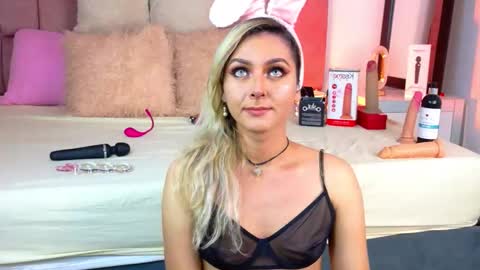 lunitadiva online show from 01-19-26, 03:49