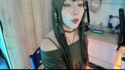 lunivyra online show from 06-12-26, 04:17