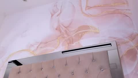 lunna__tylor online show from 02-15-26, 07:51