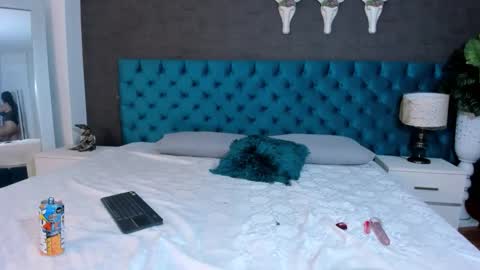 Snapshot of lunnamoretti chatting on 04-30-26, 03:18 Luna online show from 04-30-26, 03:18