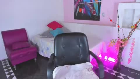 Snapshot of lunoox_ chatting on 12-04-24, 06:06 LunoxLili online show from 12-04-24, 06:06