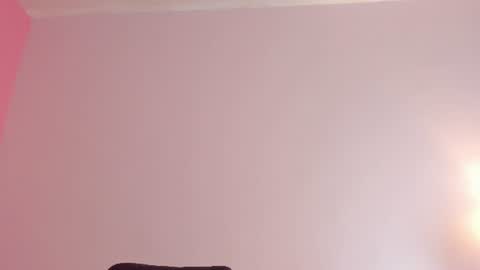 Snapshot of lupeebony chatting on 06-19-26, 07:28 lupe online show from 06-19-26, 07:28