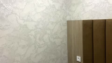 Lora online show from 04-18-26, 01:04