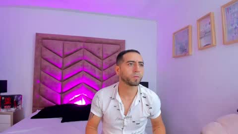 Snapshot of lushian_luna chatting on 09-18-25, 03:14 Lushian And Luna online show from 09-18-25, 03:14